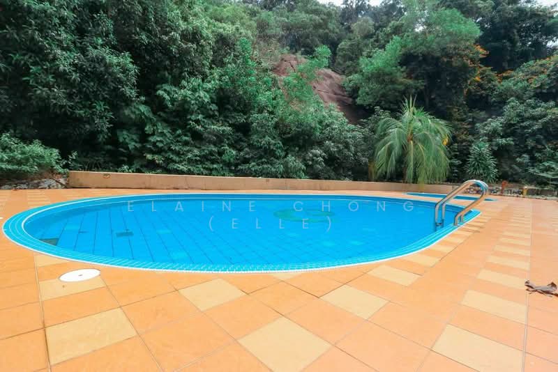 Hotel / Resort untuk Dijual di Lumut (Perak) - Elaine Chong (Elle) - Pool - PropertyGuru.com.my