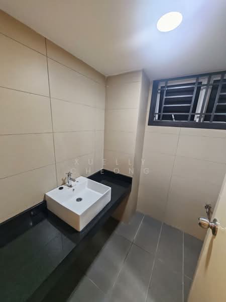 Larkin Residence Phase 2 untuk Untuk Disewa - RM 2,200 /bulan, Apr 2026 - Bathroom - PropertyGuru.com.my