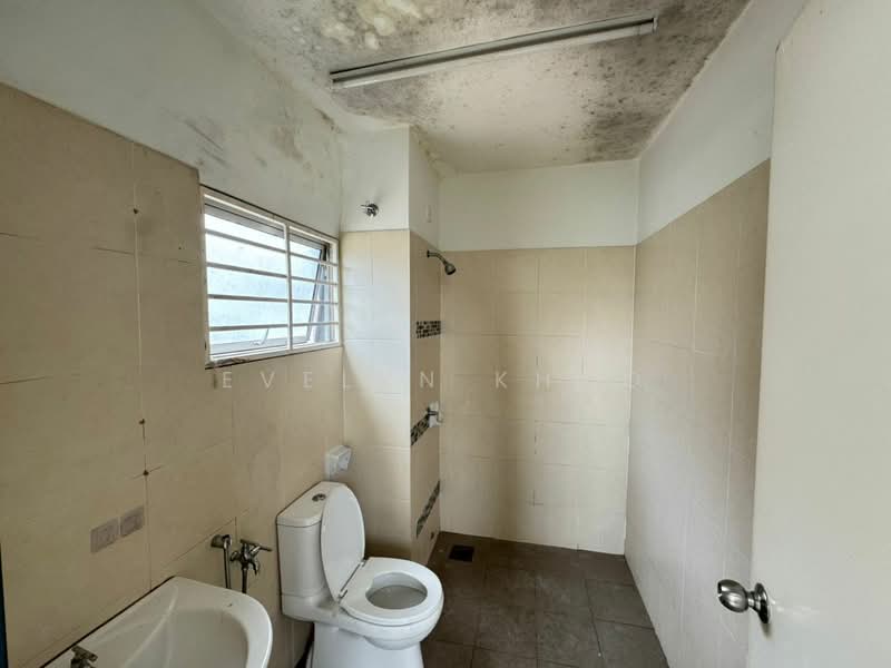 2-storey Terraced House for Sale in Bandar Tasik Puteri (Rawang) - Evelyn Khoo - Bathroom - PropertyGuru.com.my
