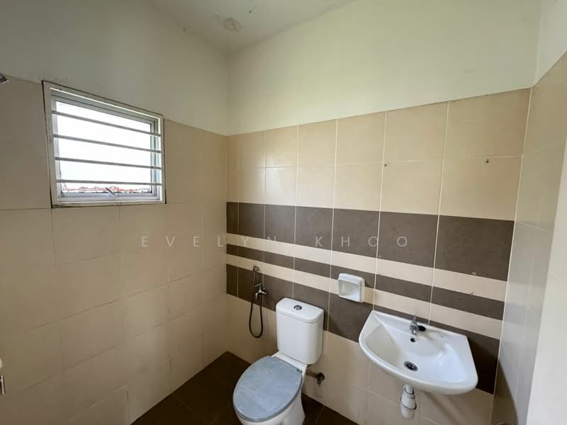 2-storey Terraced House for Sale in Bandar Tasik Puteri (Rawang) - Evelyn Khoo - Bathroom - PropertyGuru.com.my