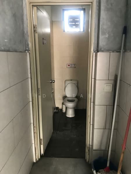 3 Storey Shop Office Ground Floor @ KLIA Avenue Sepang untuk Untuk Disewa - RM 5,800 /bulan, Mac 2026 - Bathroom - PropertyGuru.com.my