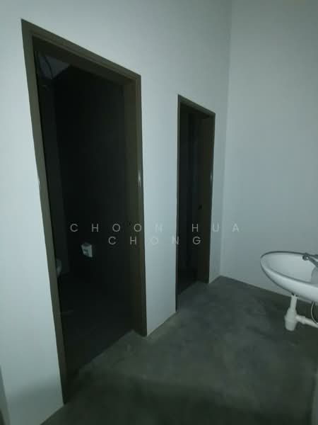 Shop for Rent in Seri Kembangan (Selangor) - Choon Hua Chong - Bathroom - PropertyGuru.com.my