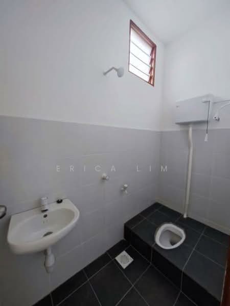 2-storey Terraced House for Sale in Taman Setia Indah (Tebrau) - Erica Lim - Bathroom - PropertyGuru.com.my