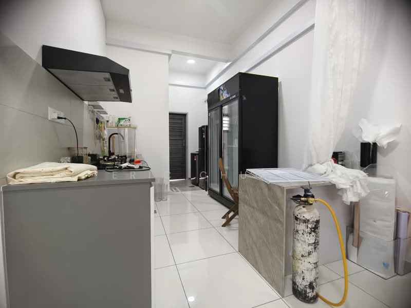 2-storey Terraced House for Sale in Austin Crest (Johor Bahru) - Eric Chuah - Kitchen - PropertyGuru.com.my