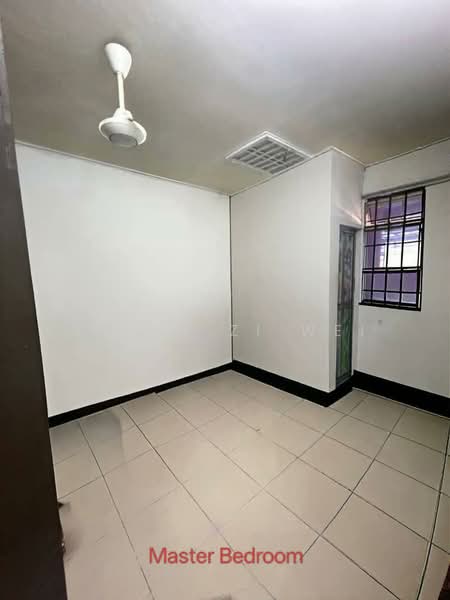 1-storey Terraced House for Sale in Johor Bahru (Johor) - Sally Zi Wei - Master Bedroom - PropertyGuru.com.my