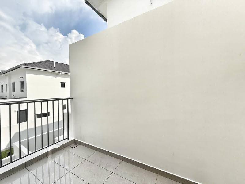 Cluster House for Sale in Eco Botanic (Iskandar Puteri (Nusajaya)) - Yong Ser - Balcony - PropertyGuru.com.my