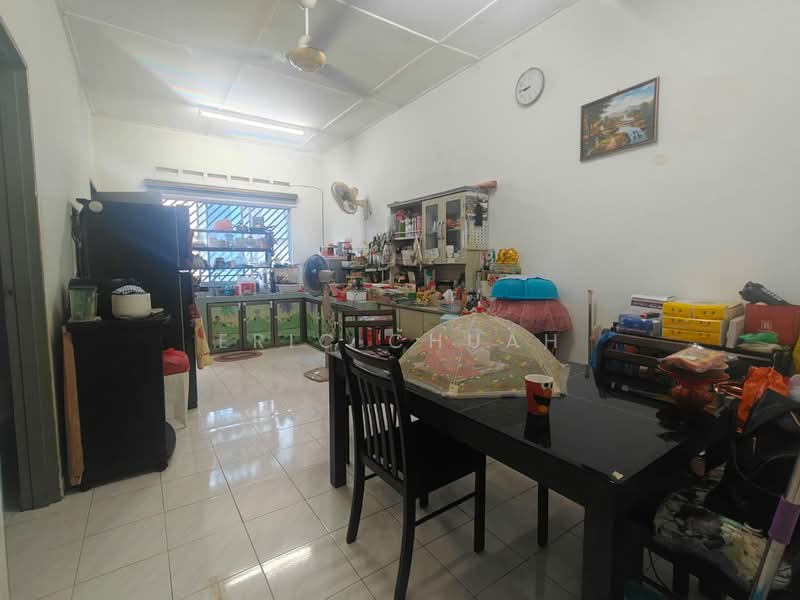 1-storey Terraced House for Sale in Taman Gunung Pulai (Kulai) - Eric Chuah - Kitchen - PropertyGuru.com.my