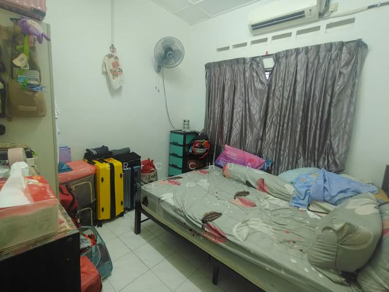 1-storey Terraced House for Sale in Taman Gunung Pulai (Kulai) - Eric Chuah - Bedroom - PropertyGuru.com.my