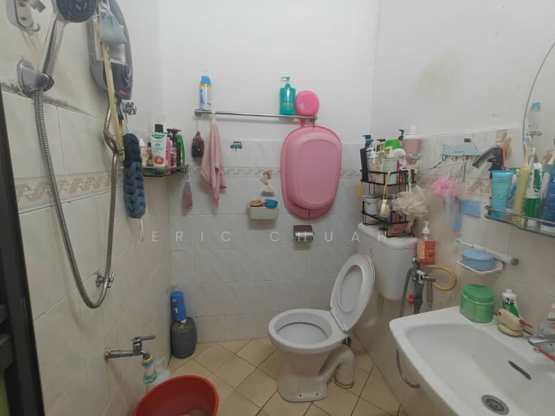 1-storey Terraced House for Sale in Taman Gunung Pulai (Kulai) - Eric Chuah - Bathroom - PropertyGuru.com.my