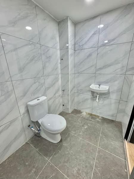 2-storey Terraced House for Sale in Permas Jaya (Johor) - Mandy Goh Siew Li - Bathroom - PropertyGuru.com.my