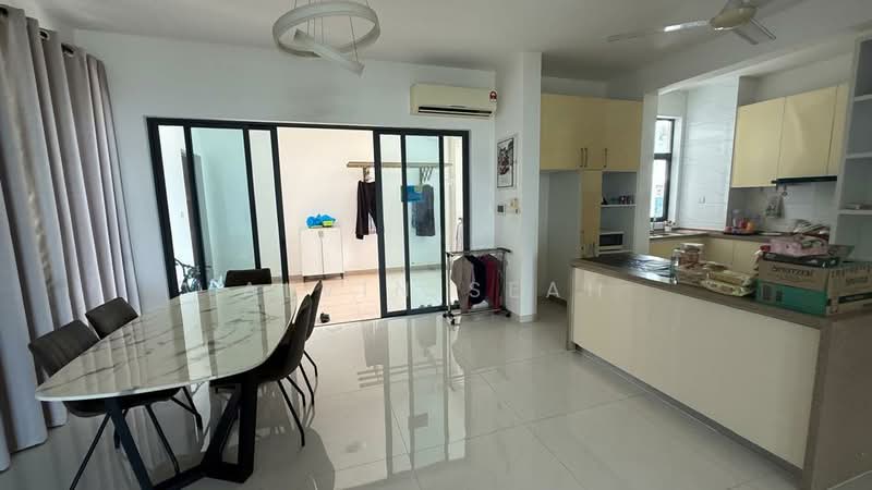 Condominium for Sale at FOREST CITY - Alvin Seah - Dining Room - PropertyGuru.com.my