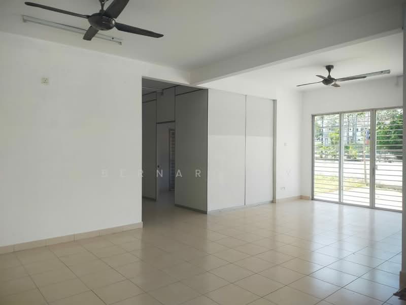 2-storey Terraced House for Sale in Sungai Buloh (Selangor) - Bernard Tay - Living Room - PropertyGuru.com.my
