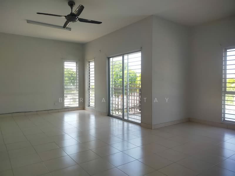 2-storey Terraced House for Sale in Sungai Buloh (Selangor) - Bernard Tay - Living Room - PropertyGuru.com.my