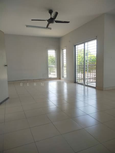 2-storey Terraced House for Sale in Sungai Buloh (Selangor) - Bernard Tay - Living Room - PropertyGuru.com.my