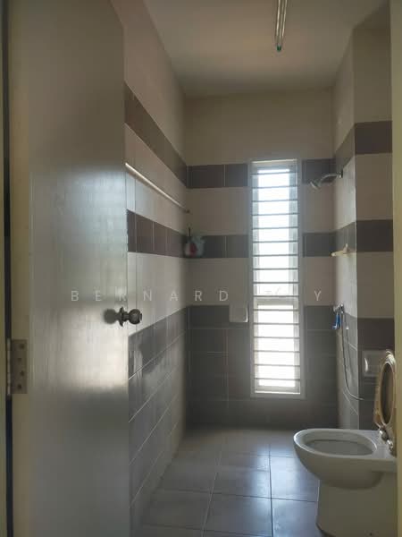 2-storey Terraced House for Sale in Sungai Buloh (Selangor) - Bernard Tay - Bathroom - PropertyGuru.com.my