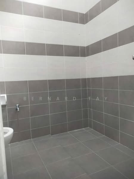 2-storey Terraced House for Sale in Sungai Buloh (Selangor) - Bernard Tay - Bathroom - PropertyGuru.com.my