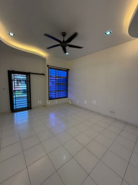 2-storey Terraced House for Rent in Bukit Indah (Iskandar Puteri (Nusajaya)) - Hui Lian - Living Room - PropertyGuru.com.my