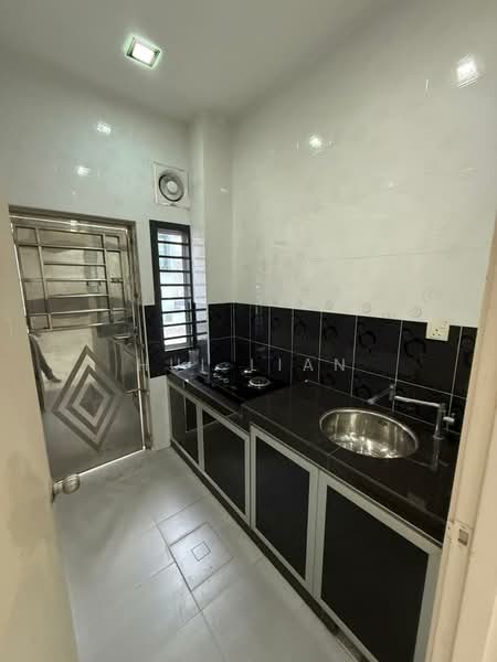 2-storey Terraced House for Rent in Bukit Indah (Iskandar Puteri (Nusajaya)) - Hui Lian - Kitchen - PropertyGuru.com.my