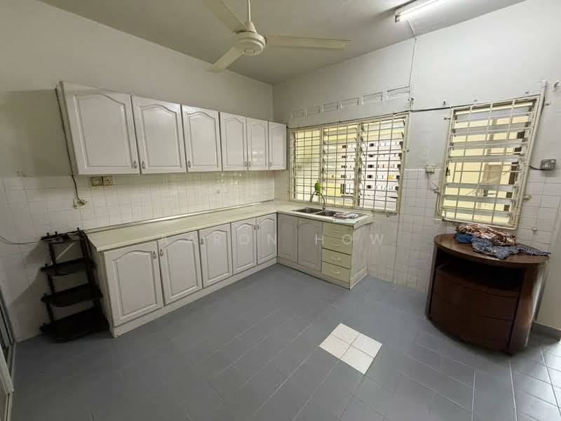 2-storey Terraced House for Rent in Taman Johor Jaya (Johor Bahru) - Aaron How - Kitchen - PropertyGuru.com.my