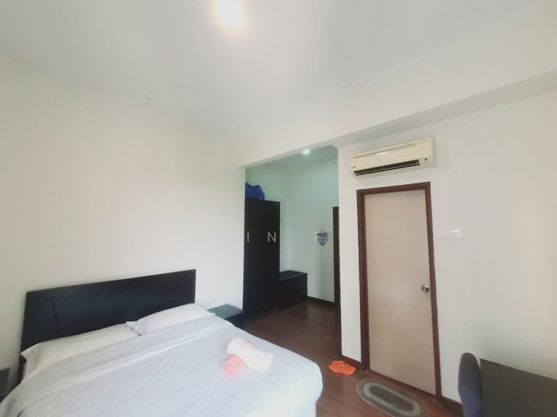 Service Residence for Sale at Bayou Lagoon Park Resort - CHIN FN - Bedroom - PropertyGuru.com.my