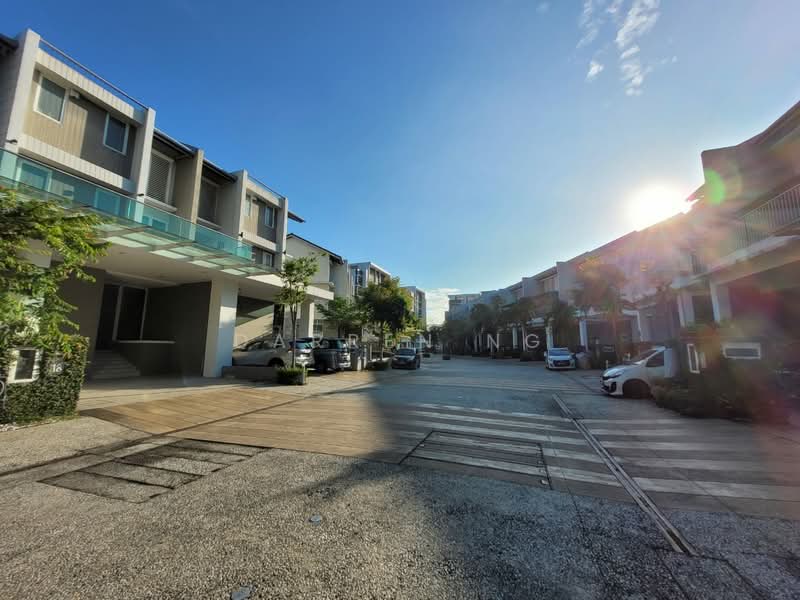 Rumah Teres 3 Tingkat untuk Dijual di Subang Jaya (Selangor) - Darren Ng - Exterior - PropertyGuru.com.my