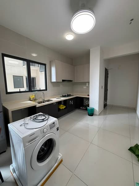 Condominium for Rent at Kings Bay @ Country Garden Danga Bay - Jensen Goh - Kitchen - PropertyGuru.com.my