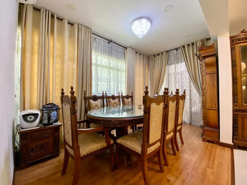 2.5-storey Terraced House for Sale in Shah Alam (Selangor) - Reena Sarif - Dining Room - PropertyGuru.com.my