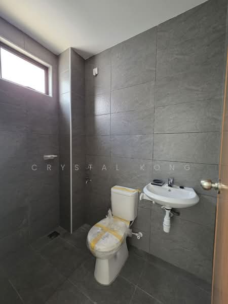 2-storey Terraced House for Sale in Taman Bestari Indah (Ulu Tiram) - Crystal Kong - Bathroom - PropertyGuru.com.my