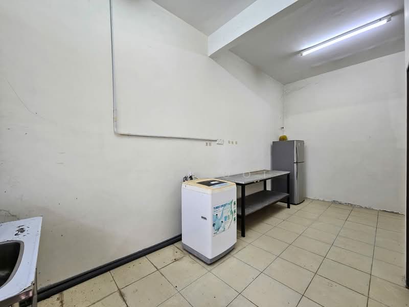 2-storey Terraced House for Sale in Taman Vistana (Alor Setar) - Ryan Ooi - Kitchen - PropertyGuru.com.my