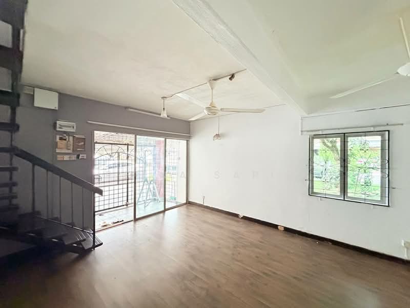 2-storey Terraced House for Sale in Ampang Jaya (Ampang) - Reena Sarif - Living Room - PropertyGuru.com.my