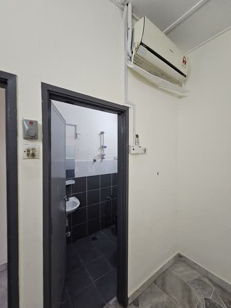SD4 untuk Untuk Disewa - RM 1,950 /bulan, Mac 2026 - Bathroom - PropertyGuru.com.my