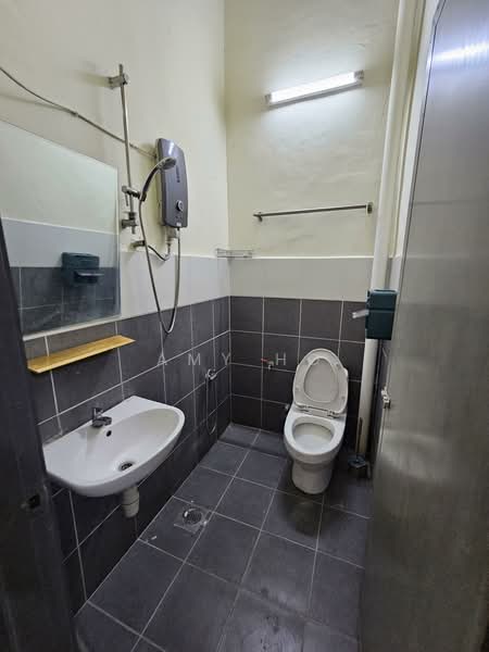 SD4 untuk Untuk Disewa - RM 1,950 /bulan, Mac 2026 - Bathroom - PropertyGuru.com.my