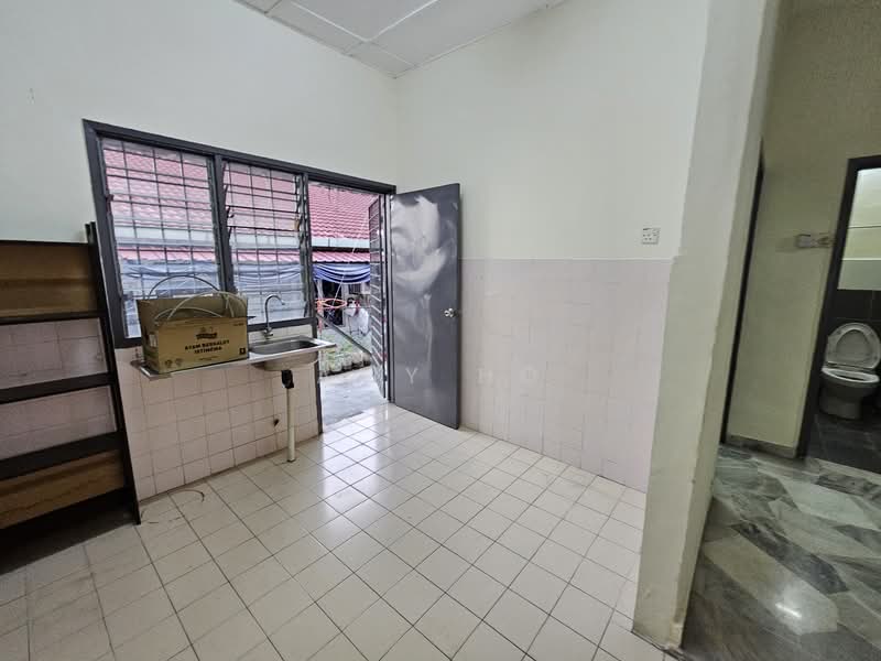 SD4 untuk Untuk Disewa - RM 1,950 /bulan, Mac 2026 - Kitchen - PropertyGuru.com.my