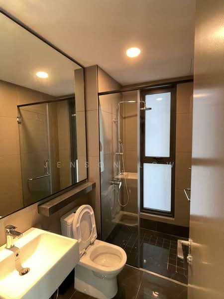 Service Residence for Sale at Bloomsvale Menara Vista Petaling - Jenson Low - Bathroom - PropertyGuru.com.my