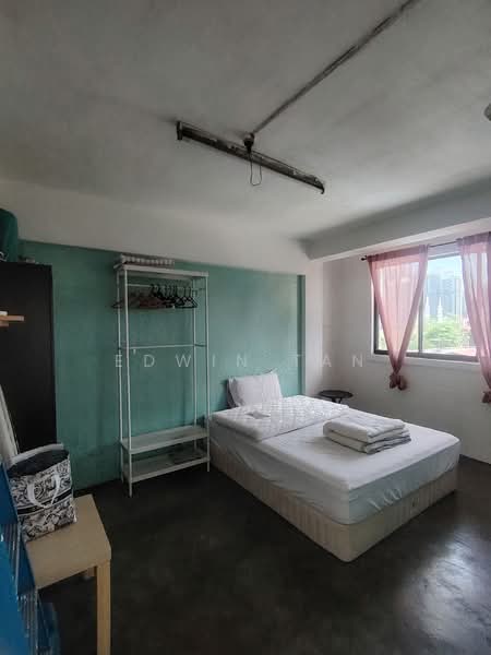 Flat for Rent at Jalan Loke Yew - Edwin Tan - Bedroom - PropertyGuru.com.my
