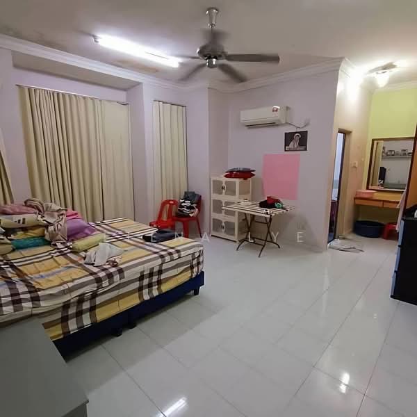 2-storey Terraced House for Sale in Taman Seri Orkid (Skudai) - Elena Lye - Bedroom - PropertyGuru.com.my
