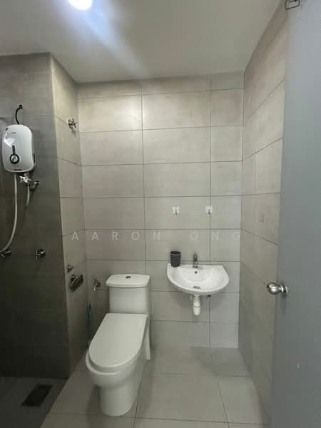 Service Residence for Sale at KL Traders Square - Aaron Ong - Bathroom - PropertyGuru.com.my