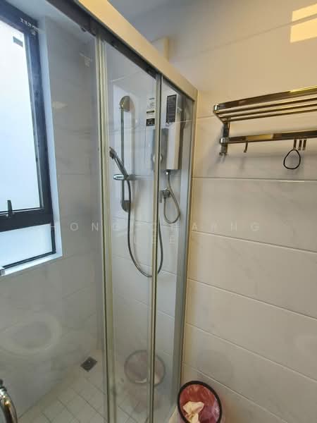 Apartment for Rent at Regalia Park @ Forest City - Hong Charng Lee - Bathroom - PropertyGuru.com.my
