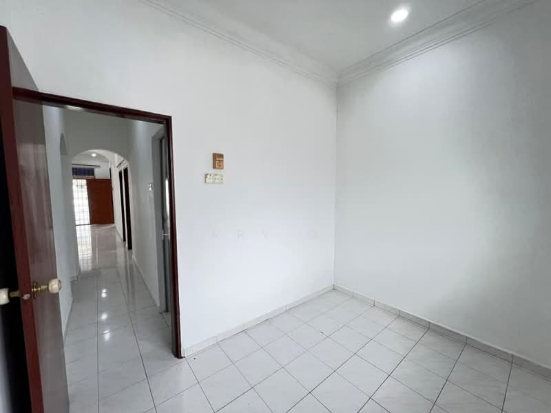 1-storey Terraced House for Sale in Taman Puteri Wangsa (Ulu Tiram) - Herry Goh - Interior - PropertyGuru.com.my