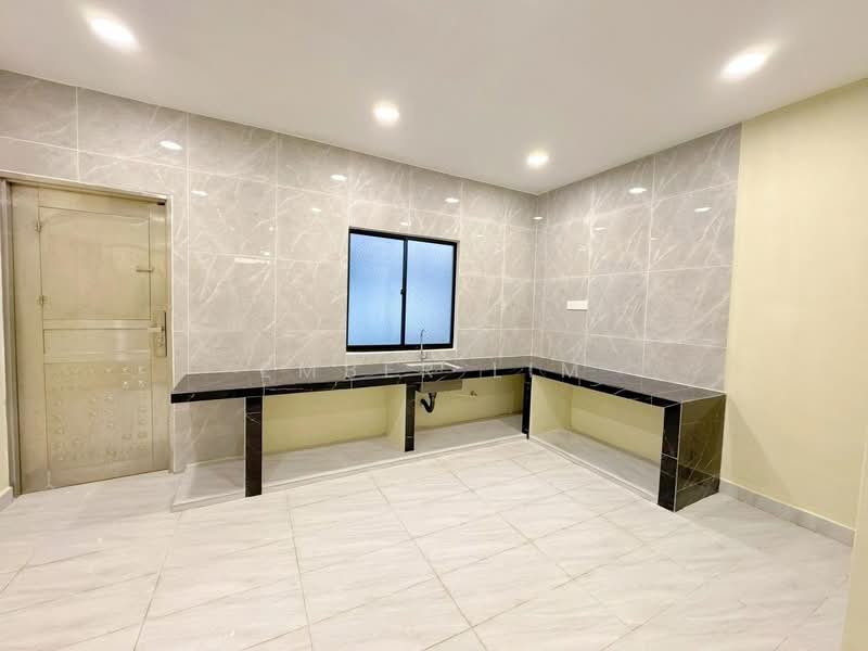 2-storey Terraced House for Sale in Skudai (Johor) - Ember Lim - Kitchen - PropertyGuru.com.my