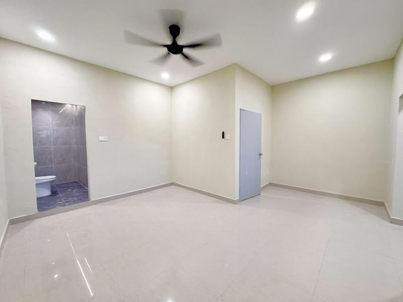 2-storey Terraced House for Sale in Skudai (Johor) - Ember Lim - Bathroom - PropertyGuru.com.my