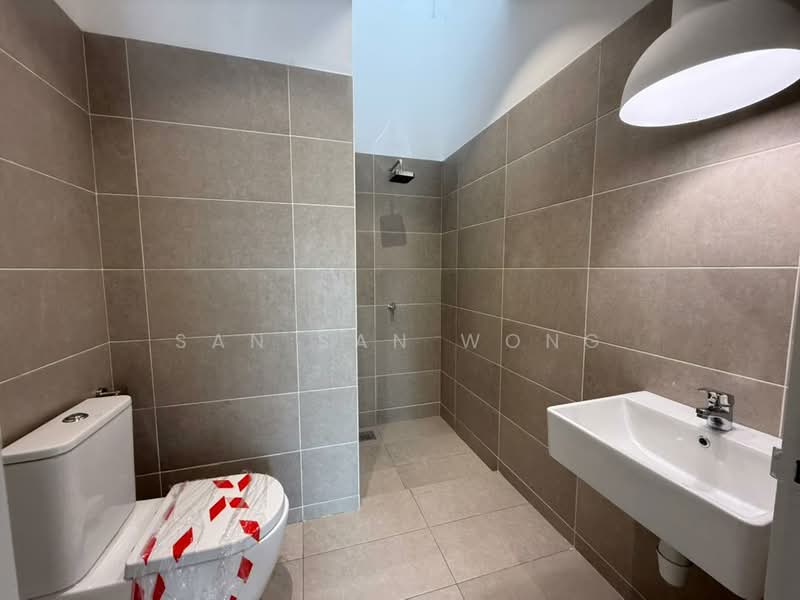 Terraced House for Sale in Kuching (Sarawak) - San San Wong - Bathroom - PropertyGuru.com.my