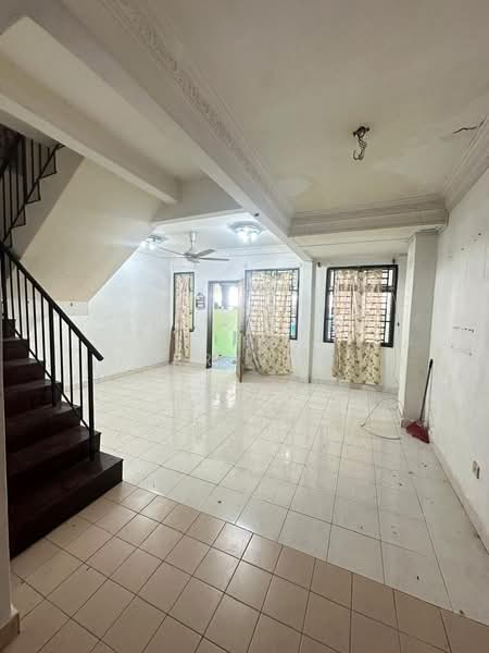 2-storey Terraced House for Sale in Taman Nusantara Prima (Gelang Patah) - Herry Goh - Living Room - PropertyGuru.com.my