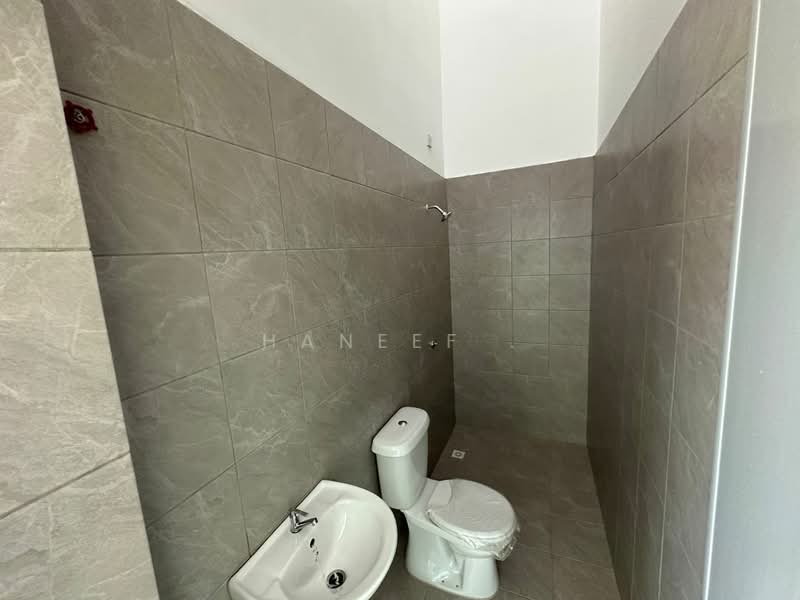 Semi-Detached House for Sale in Alor Setar (Kedah) - Haneef . - Bathroom - PropertyGuru.com.my