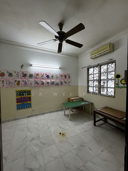 Terraced House for Sale in Bukit Rahman Putra (Sungai Buloh) - Chia Wei Ping - Bedroom 2 - PropertyGuru.com.my