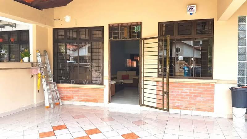 Rumah Teres 1 Tingkat untuk Dijual di Ulu Tiram (Johor) - Edward Siow - Living Room - PropertyGuru.com.my