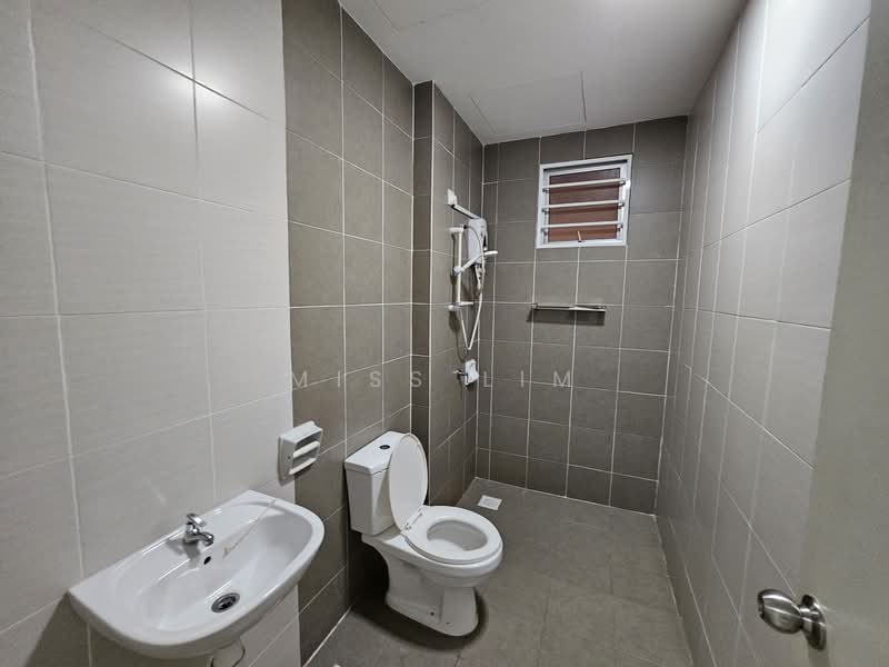 Service Residence for Rent at BSP 21 - MISS LIM - Bathroom - PropertyGuru.com.my