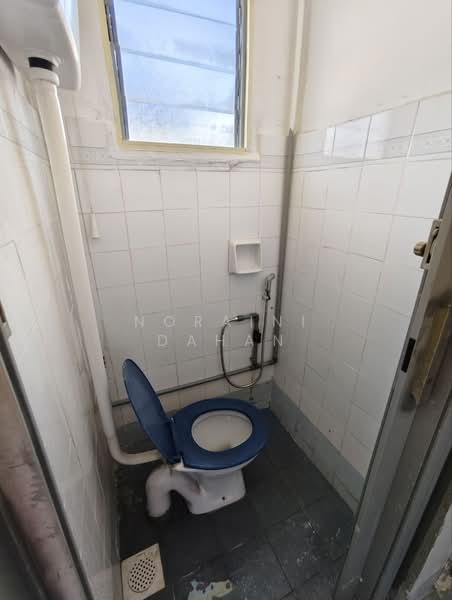 Kampung Baru Salak Selatan untuk Untuk Dijual - RM 420,000, Mac 2026 - Bathroom - PropertyGuru.com.my