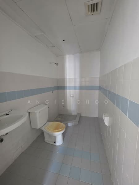 Condominium for Sale at Bay View Villas - Angie Choo - Bathroom - PropertyGuru.com.my