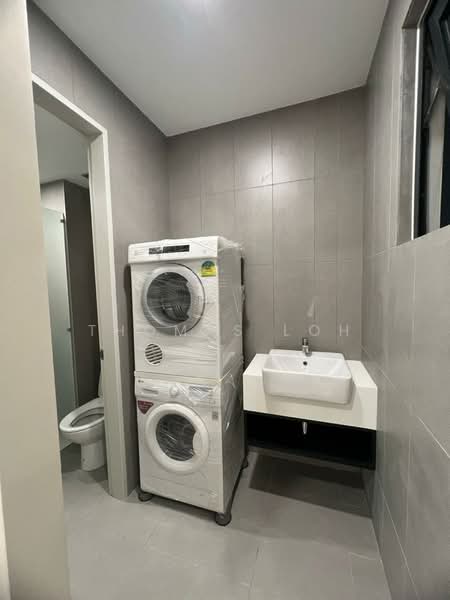 Service Residence for Sale at YOLO Signature Suites - Thomas Loh - Bathroom - PropertyGuru.com.my